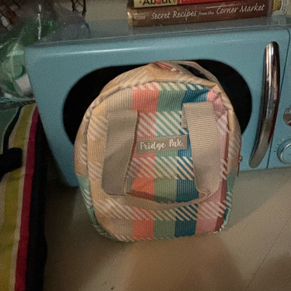 Fridge pack for drinks on the go